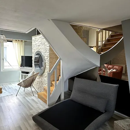 Loft Duplex 33 Career Νανσύ